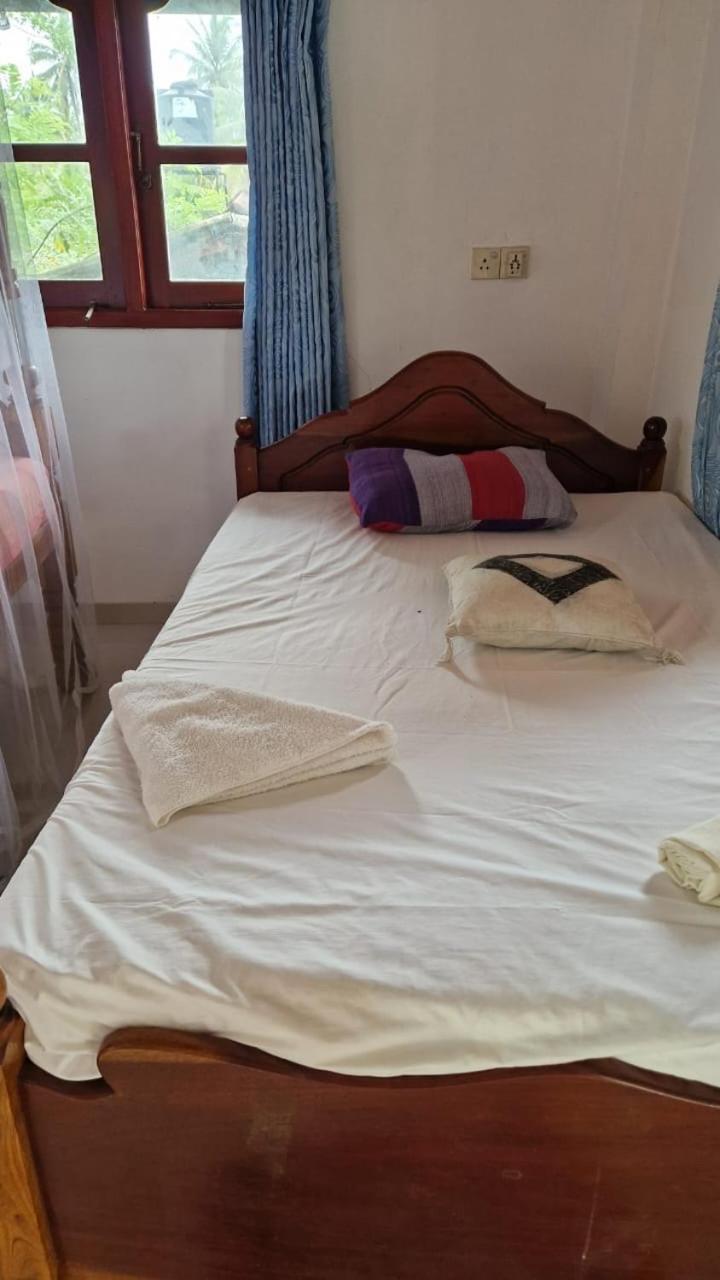 Damith Guest House Unawatuna Kültér fotó