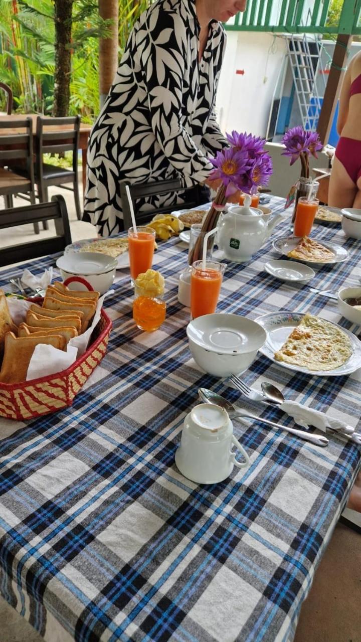 Damith Guest House Unawatuna Kültér fotó